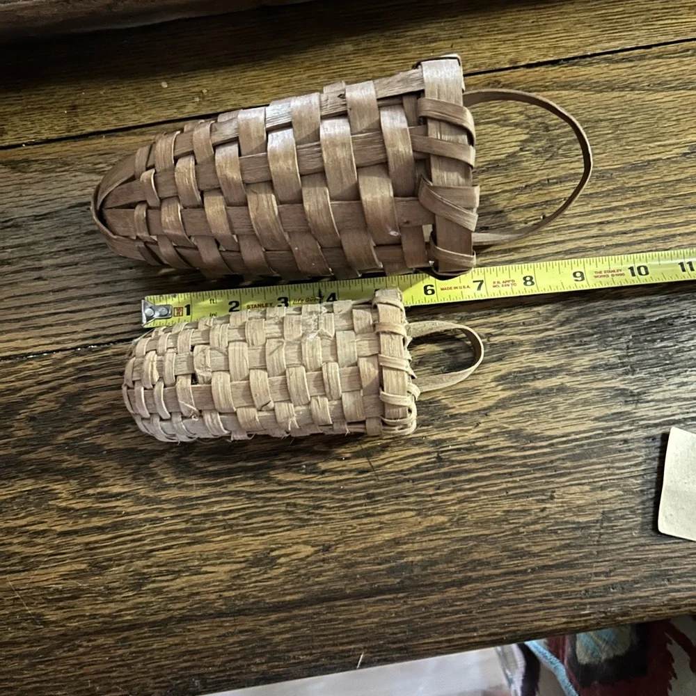 (2) baskets - Picture 1 of 4